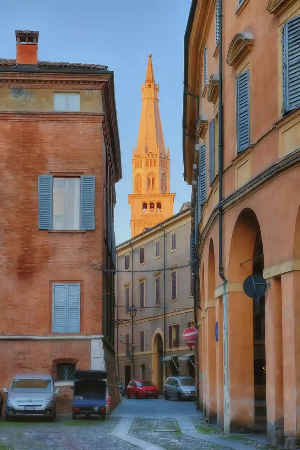 Ghirlandina al tramonto